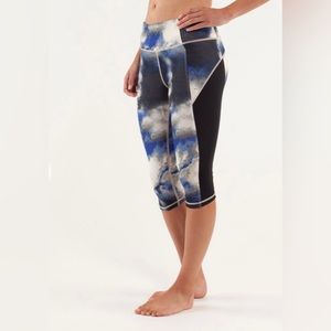 Lululemon Crop Milky Way Multi / Black size 4